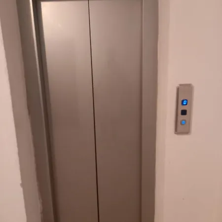 Apartament Zana's